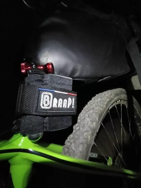 182404015_897340917772524_7975307360178091328_n Besace BRAAP! 7 coloris