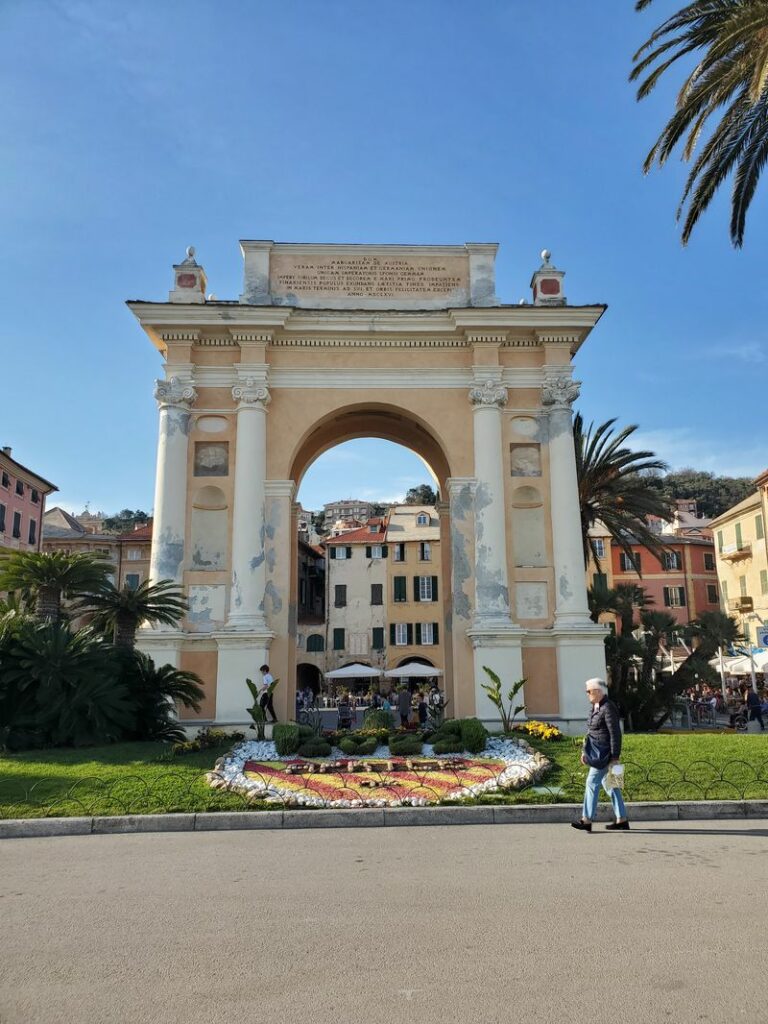 l'arc de triomphe de finale ligure